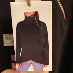 Earth Yoga Sweatshirt XXL NWT